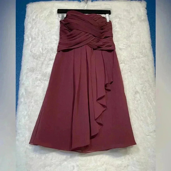 David’s Bridal Womens Burgundy A Line Bridesmaid Formal Tulip EUC Size4 Mini - Picture 3 of 8